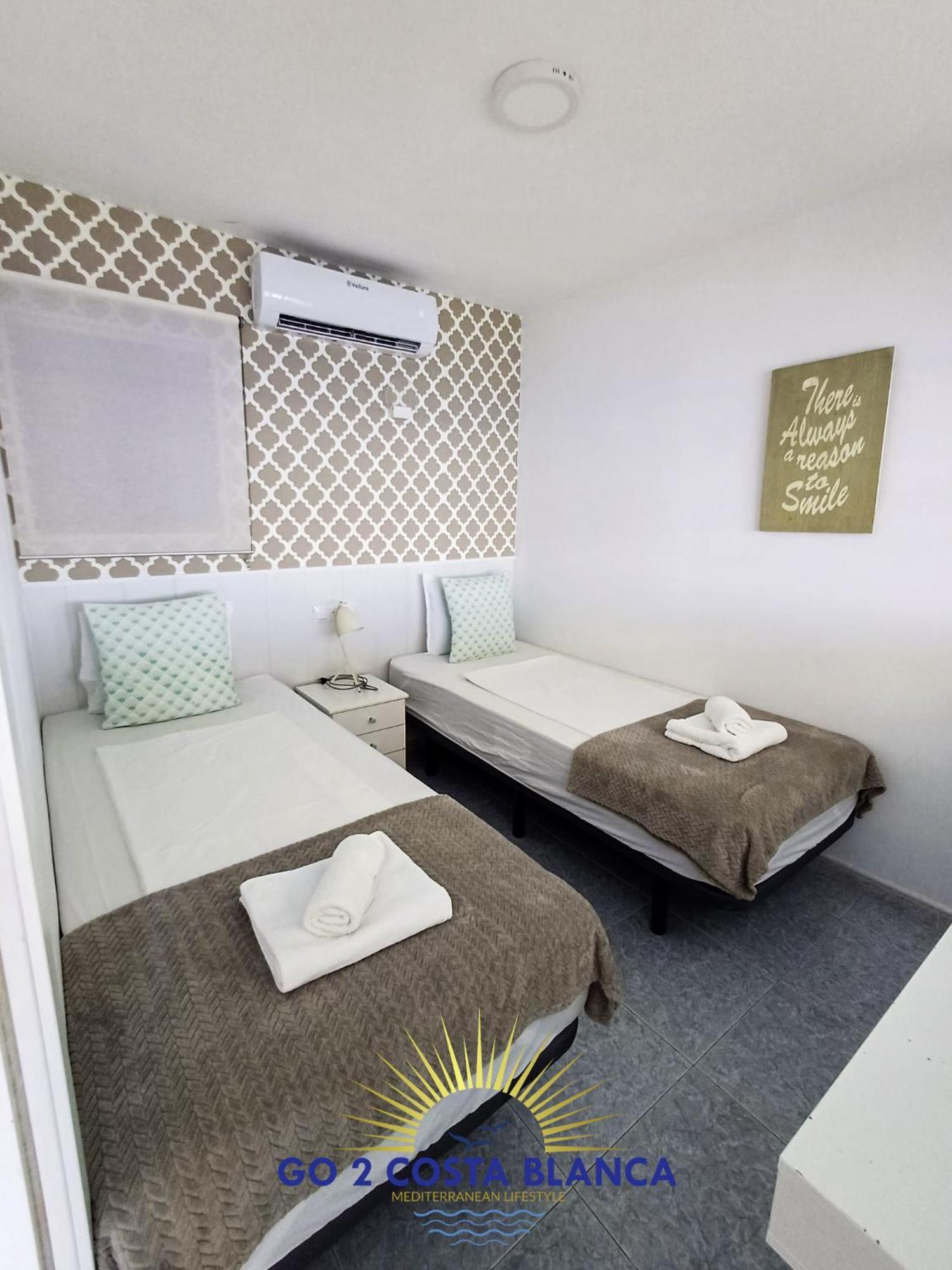 Suite On The Beach Benidorm Bagian luar foto